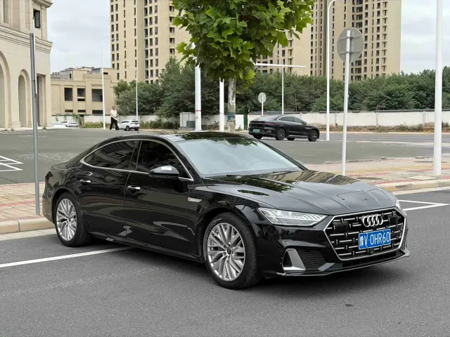 Audi A7L — Фото автомобиля 3