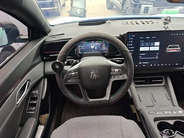 BYD Qin L — Фото автомобиля 10