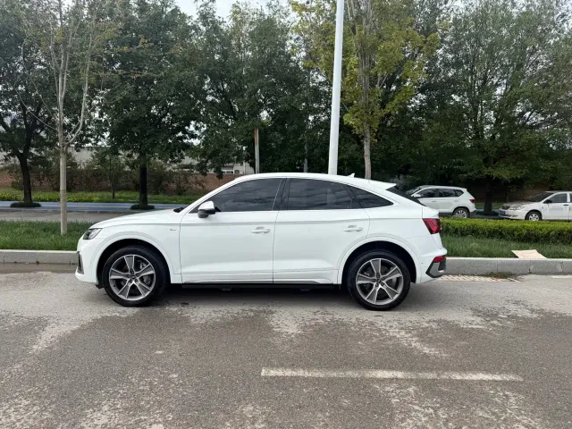 Audi Q5L Sportback — Фото автомобиля 16
