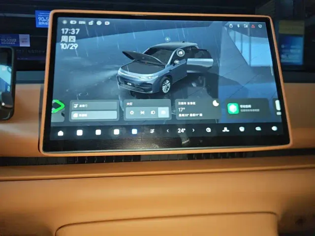 Leapmotor C10 — Фото автомобиля 12