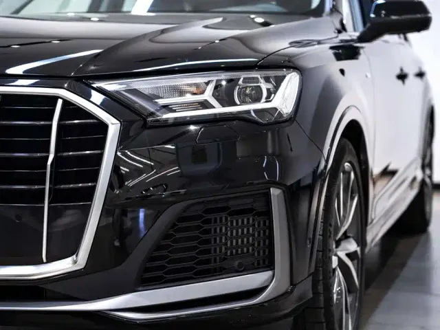Audi Q7 — Фото автомобиля 10