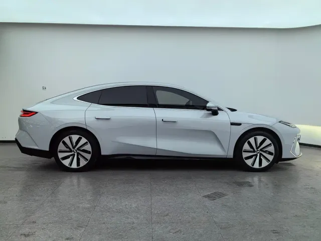 Geely Galaxy E8 — Фото автомобиля 10