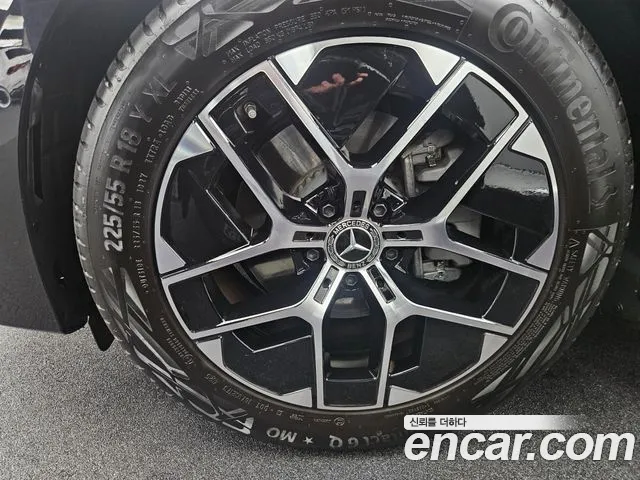 Mercedes-Benz E-Class — Фото автомобиля 5