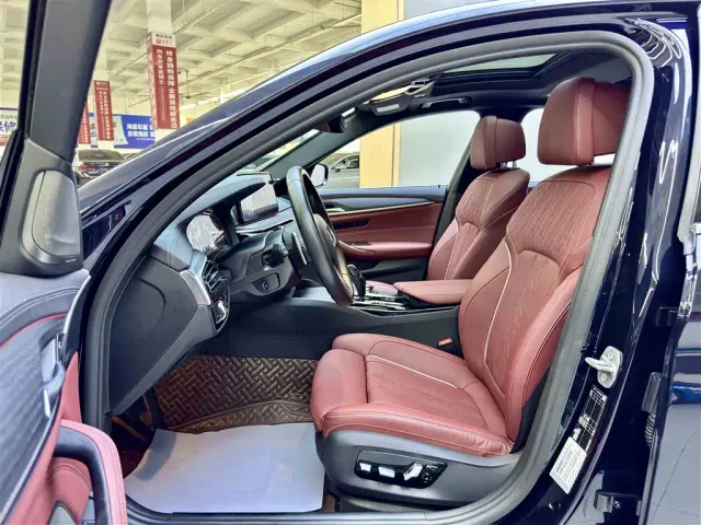 BMW 5 Series — Фото автомобиля 8