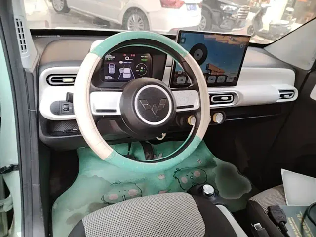 Wuling Hongguang Mini EV — Фото автомобиля 10
