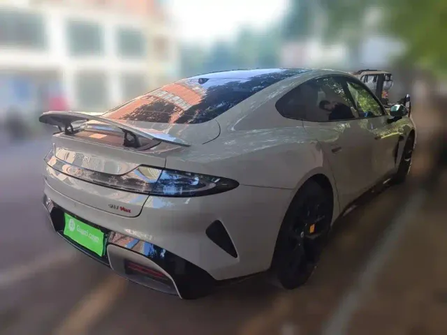 Xiaomi SU7 — Фото автомобиля 4