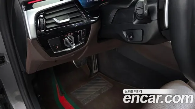 BMW 5 Series G30 — Фото автомобиля 14
