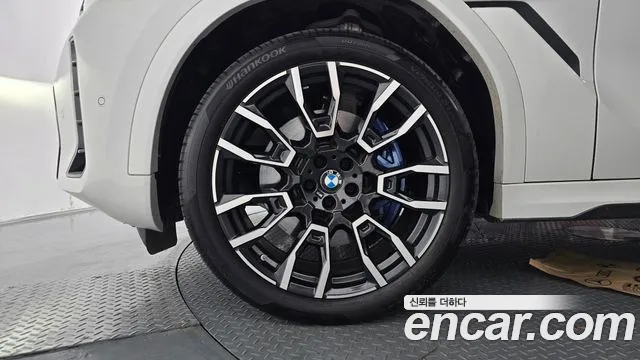BMW X6 xDrive40i M Sport — Фото автомобиля 17