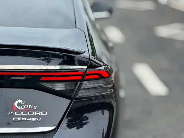 Honda Accord — Фото автомобиля 8