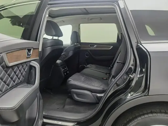 Hongqi Hongqi HS7 2022 2.0T DCT 2WD ZhiLian QiXiang Edition 5-seater — Фото автомобиля 15