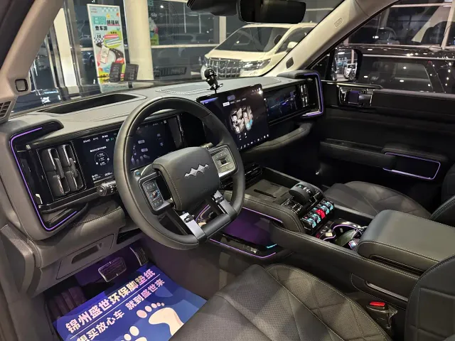 BYD FangChengBao Leopard 5 — Фото автомобиля 13