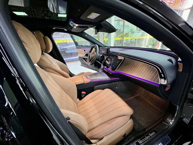 Mercedes-Benz E-Class — Фото автомобиля 15
