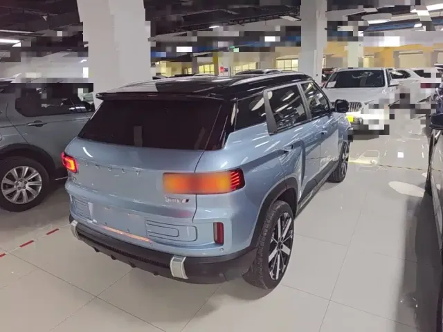 Geely ICON — Фото автомобиля 6