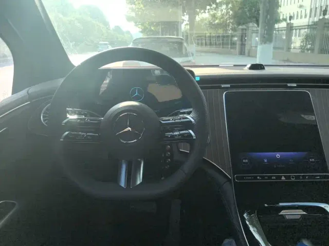Mercedes-Benz EQE SUV — Фото автомобиля 6