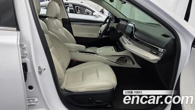 Hyundai Grandeur New — Фото автомобиля 16