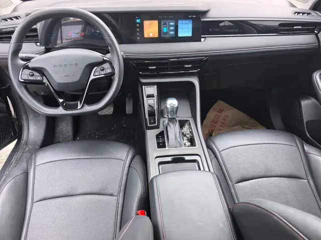 Roewe i5 — Фото автомобиля 7