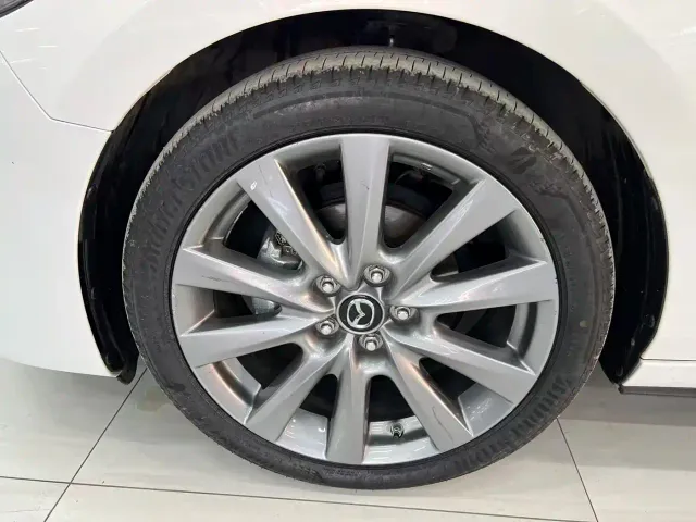 Mazda Axela — Фото автомобиля 19