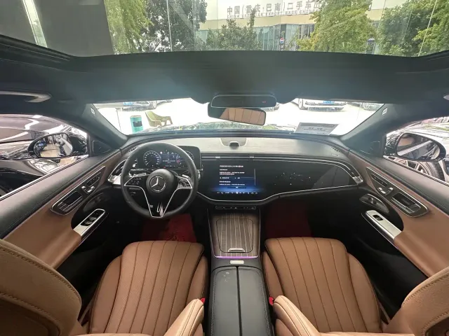 Mercedes-Benz E-Class — Фото автомобиля 8