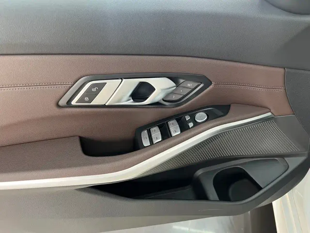 BMW 3 Series — Фото автомобиля 8