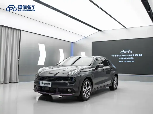 Lynk & Co 02 — Фото автомобиля 3