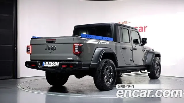 Jeep Gladiator — Фото автомобиля 2