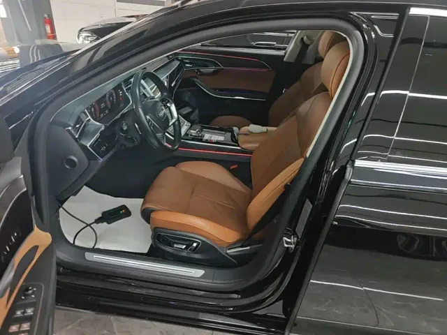 Audi A8 — Фото автомобиля 14