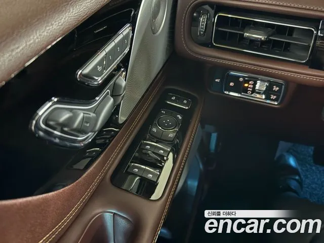 Lincoln Aviator — Фото автомобиля 12