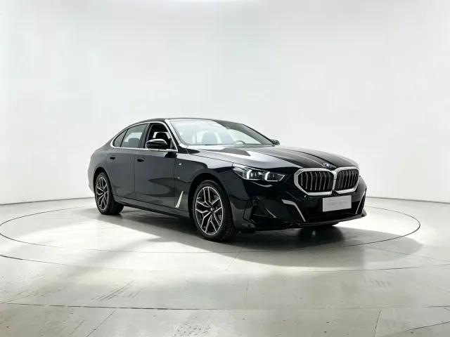 BMW i5 — Фото автомобиля 2