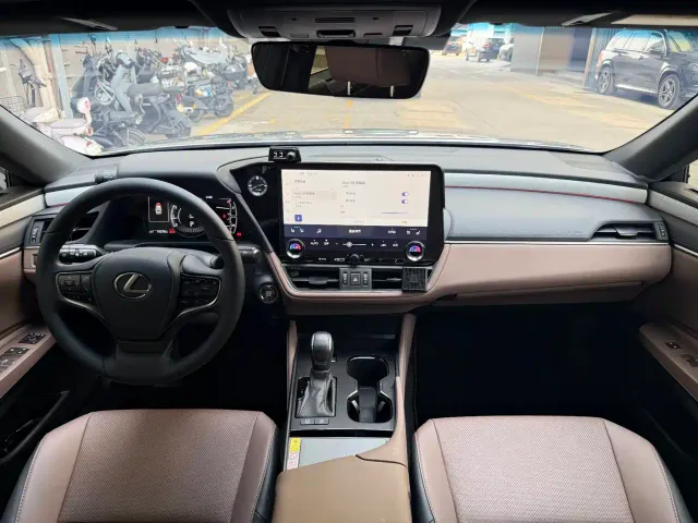Lexus ES — Фото автомобиля 11