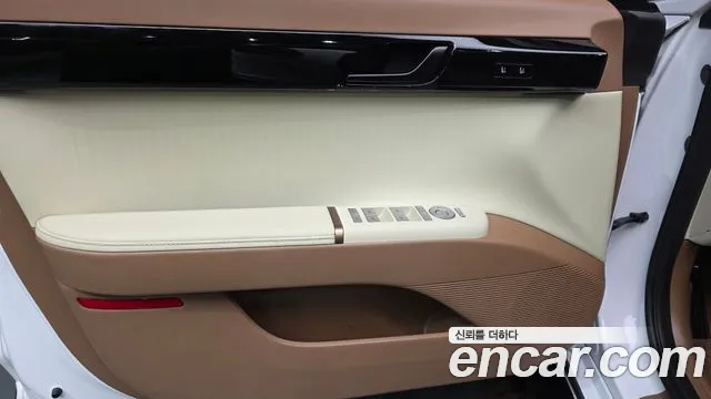 Hyundai Grandeur GN7 — Фото автомобиля 13