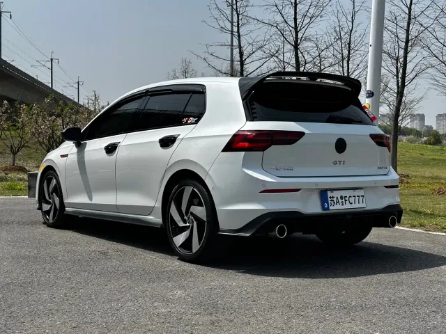 Volkswagen Golf GTI 2021 380TSI DSG GTI — Фото автомобиля 21