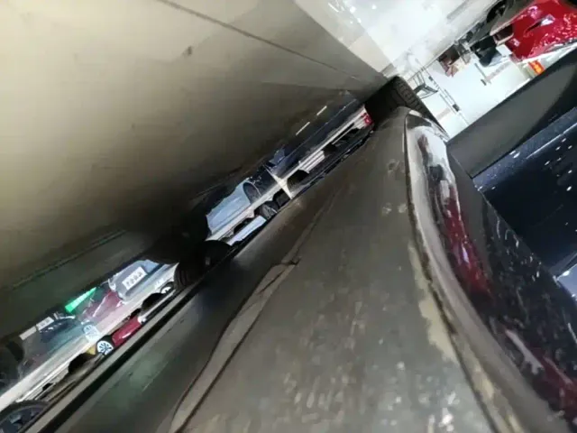 Tesla Model 3 — Фото автомобиля 20