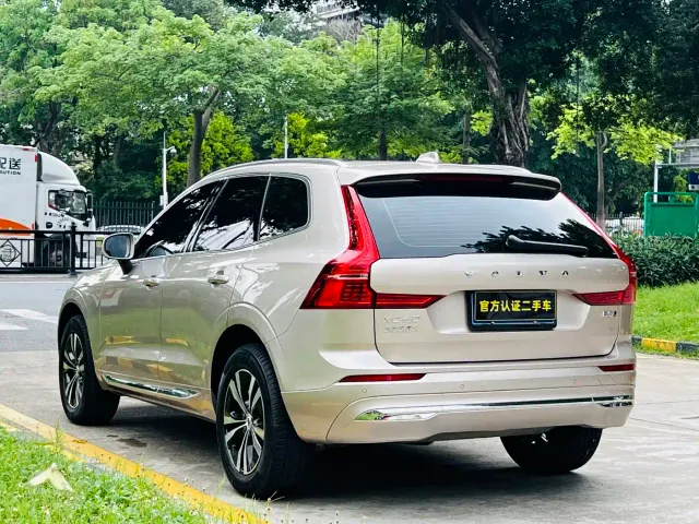 Volvo XC60 — Фото автомобиля 4