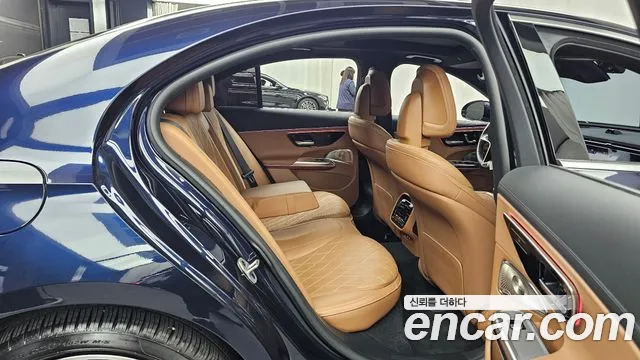 Mercedes-Benz E-Class W214 — Фото автомобиля 18
