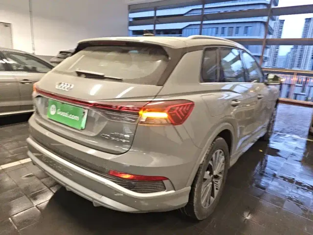 Audi Q4 e-tron — Фото автомобиля 6