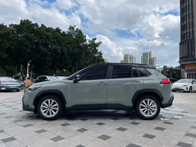 Toyota Corolla Cross — Фото автомобиля 4