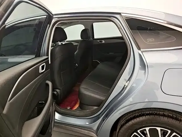 Geely Galaxy Stellar 6 — Фото автомобиля 13