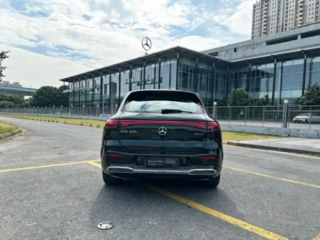 Mercedes-Benz EQE SUV — Фото автомобиля 21