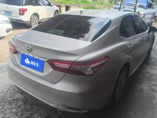 Toyota Camry — Фото автомобиля 3