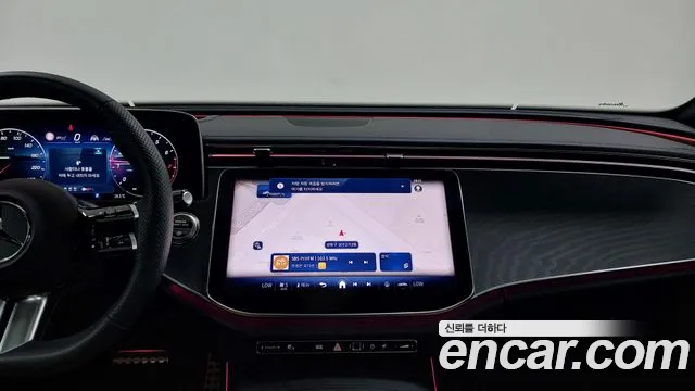 Mercedes-Benz E-Class — Фото автомобиля 16