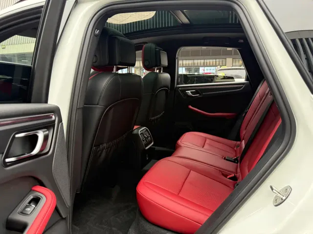 Porsche Macan — Фото автомобиля 23