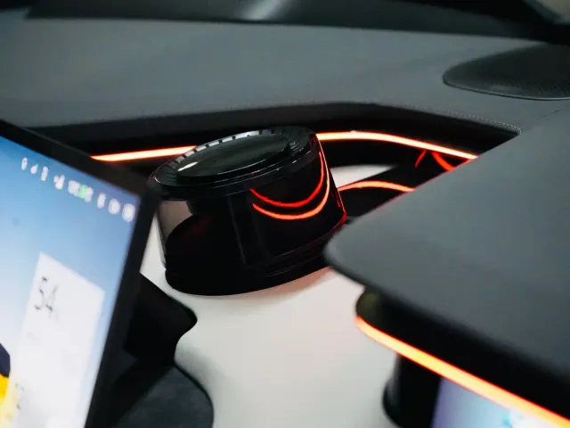Lotus Emeya — Фото автомобиля 10