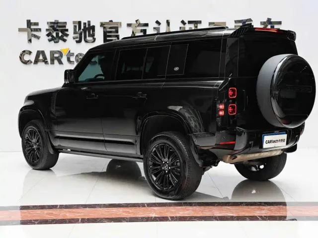 Land Rover Defender — Фото автомобиля 13