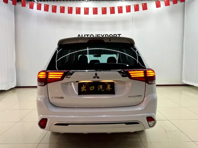 Mitsubishi Outlander — Фото автомобиля 5
