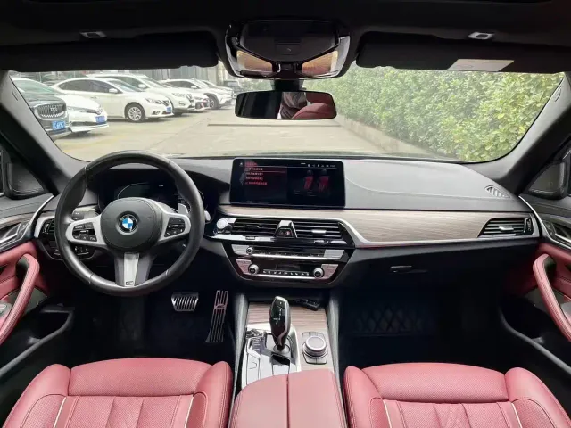 BMW 5 Series — Фото автомобиля 5