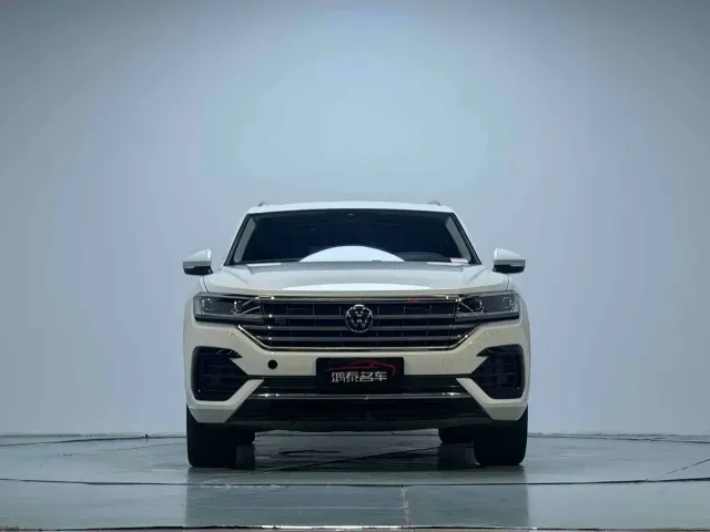 Volkswagen Touareg 2022 2.0TSI Rui Shang Edition — Фото автомобиля 3