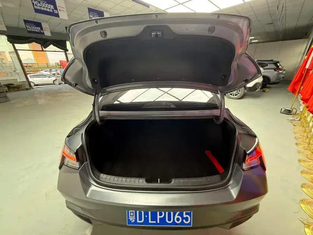 Hyundai Elantra — Фото автомобиля 14