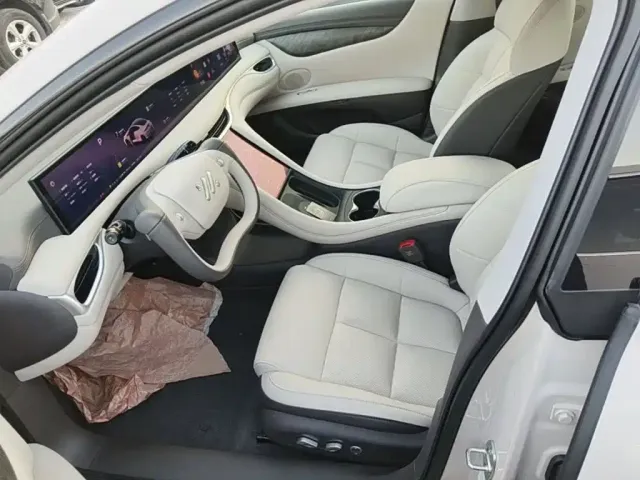 IM Motors L6 — Фото автомобиля 10