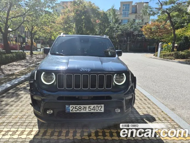 Jeep Renegade — Фото автомобиля 7