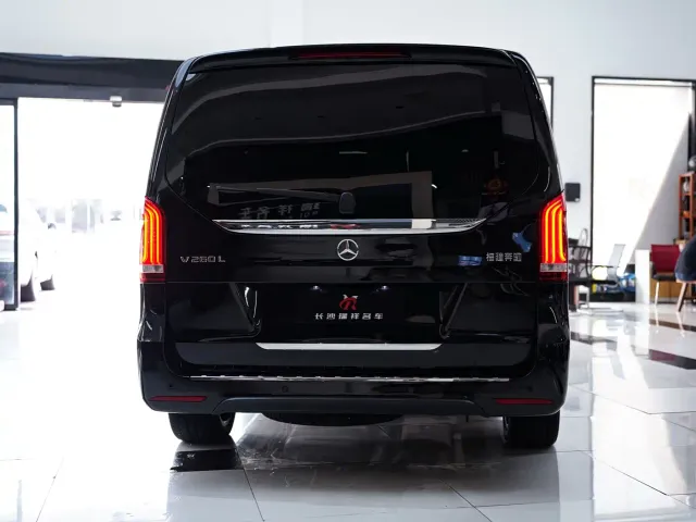 Mercedes-Benz V-Class — Фото автомобиля 22